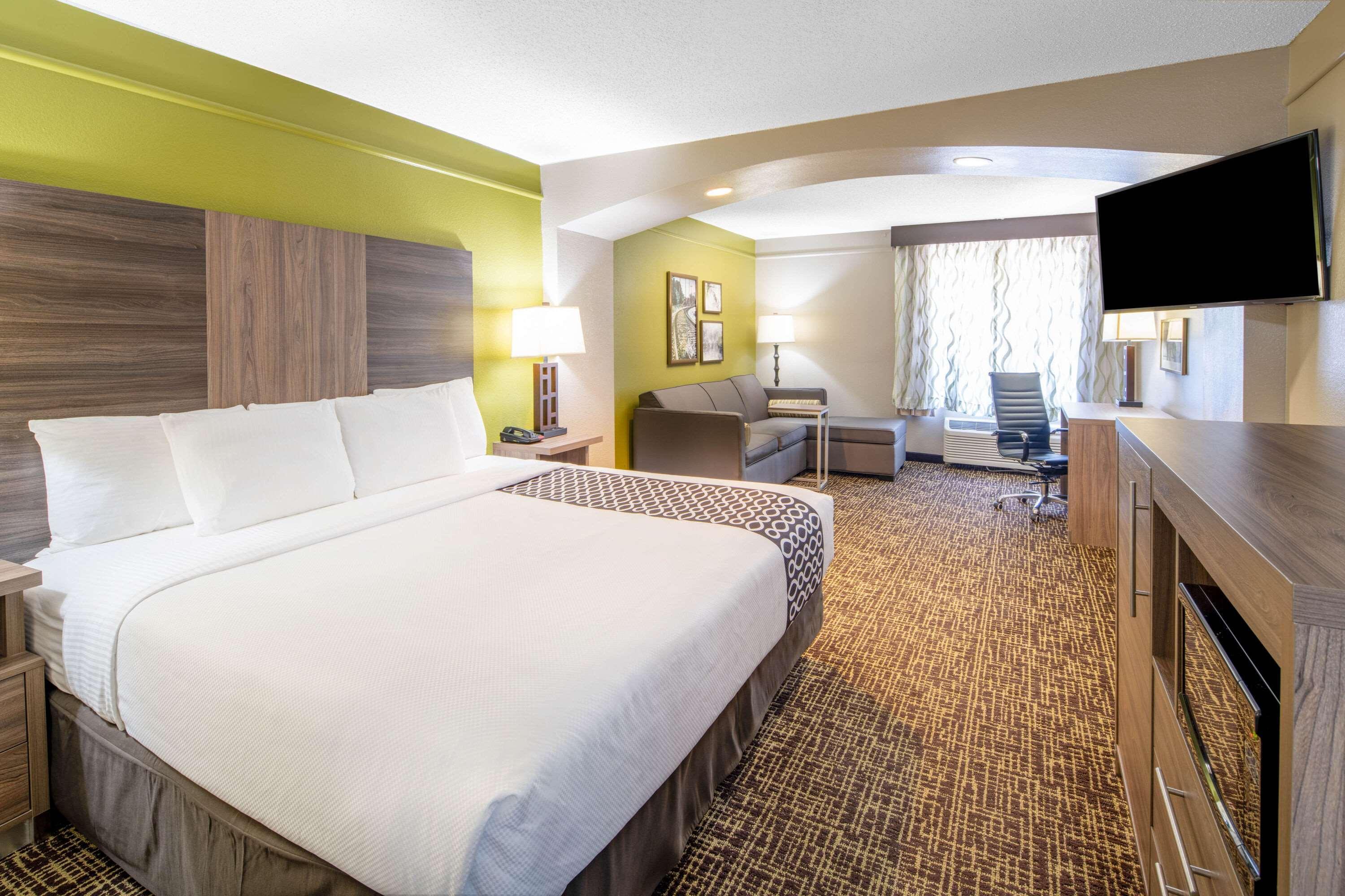 La Quinta By Wyndham Atlanta Stockbridge Hotel Bagian luar foto