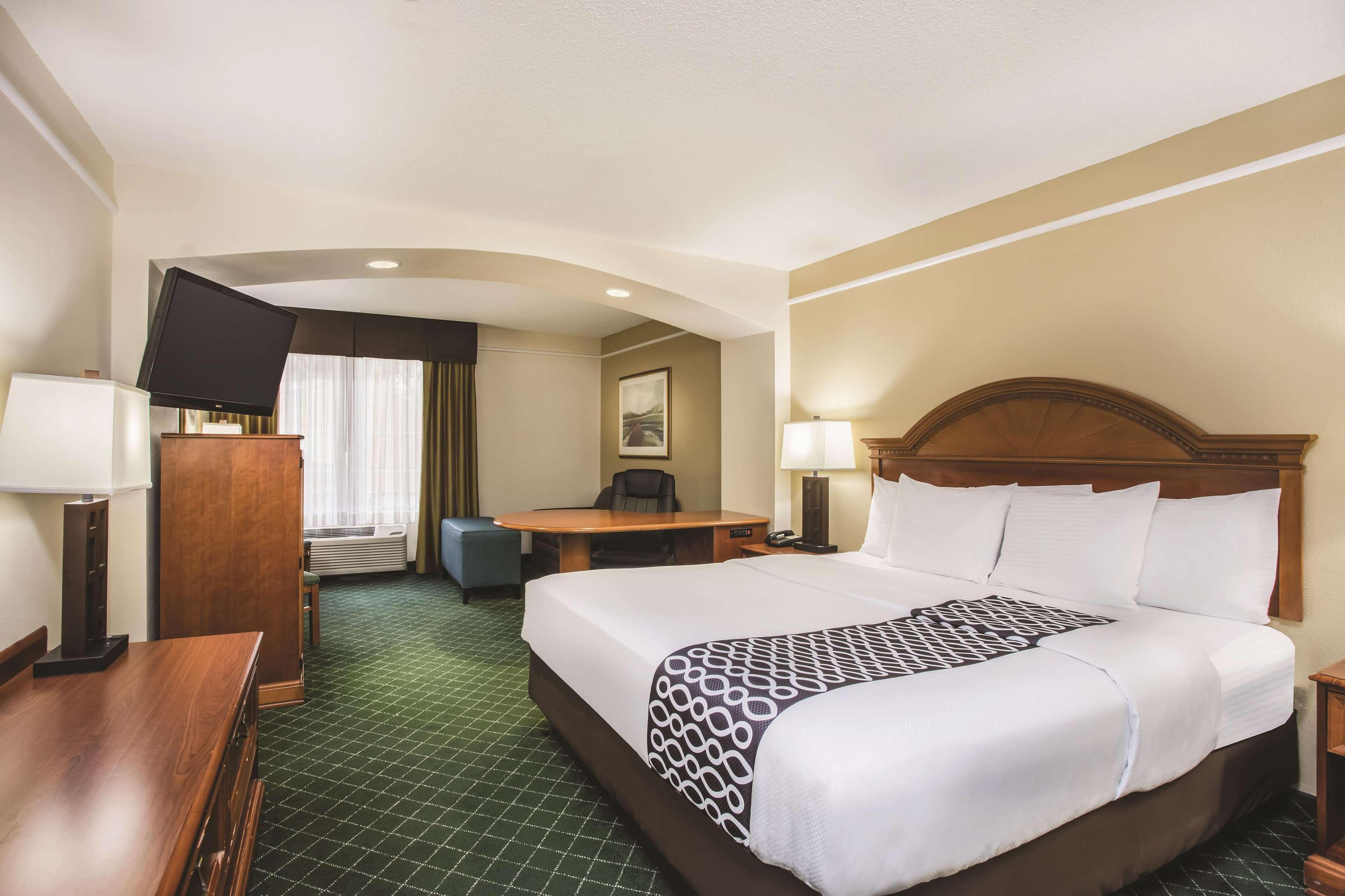 La Quinta By Wyndham Atlanta Stockbridge Hotel Bagian luar foto