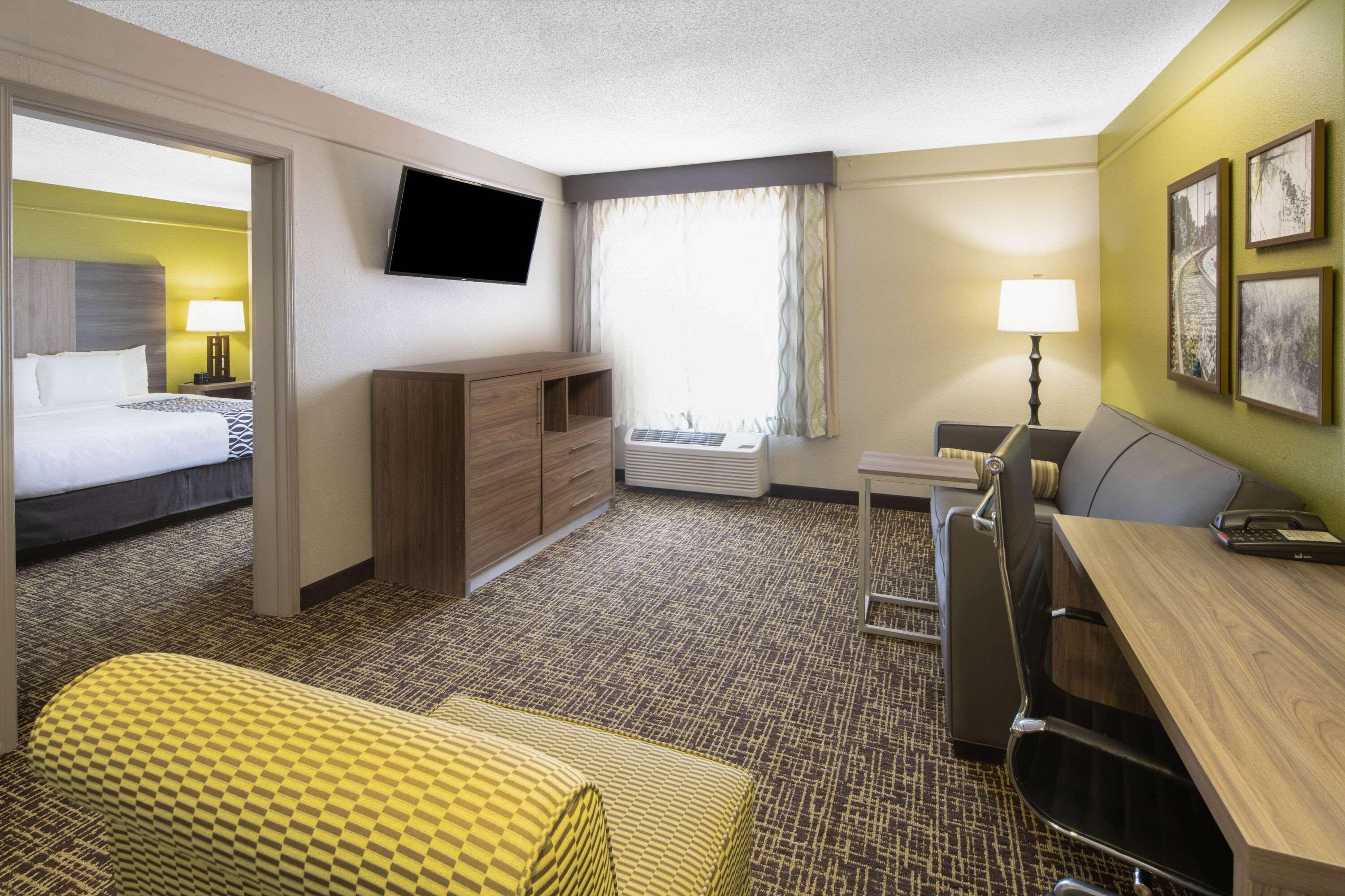 La Quinta By Wyndham Atlanta Stockbridge Hotel Bagian luar foto