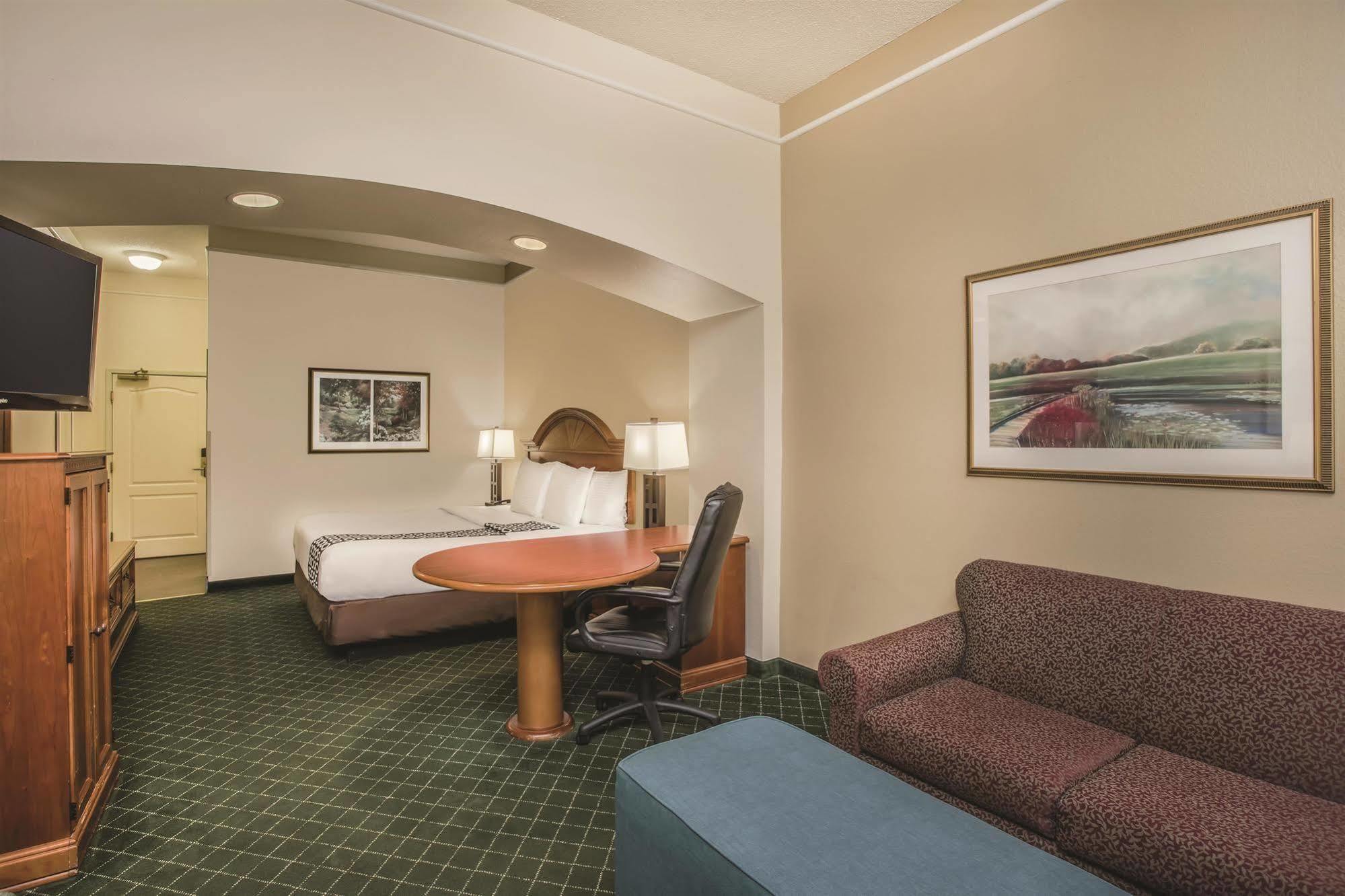 La Quinta By Wyndham Atlanta Stockbridge Hotel Bagian luar foto
